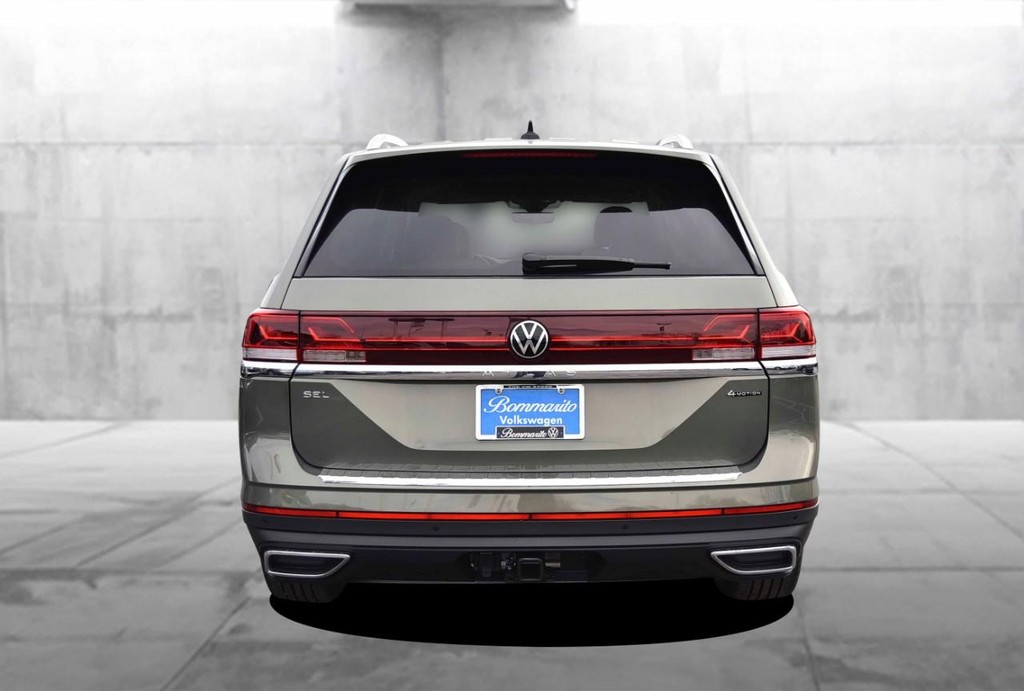 Volkswagen Atlas Vehicle Full-screen Gallery Image 6