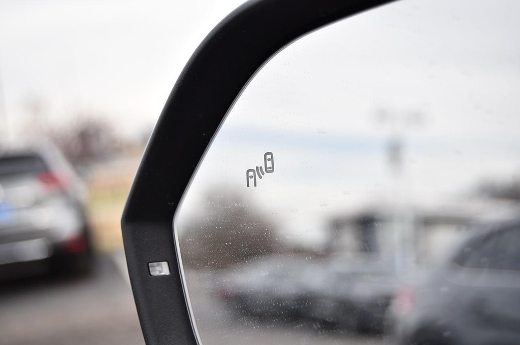 Volkswagen Atlas Vehicle Full-screen Gallery Image 10