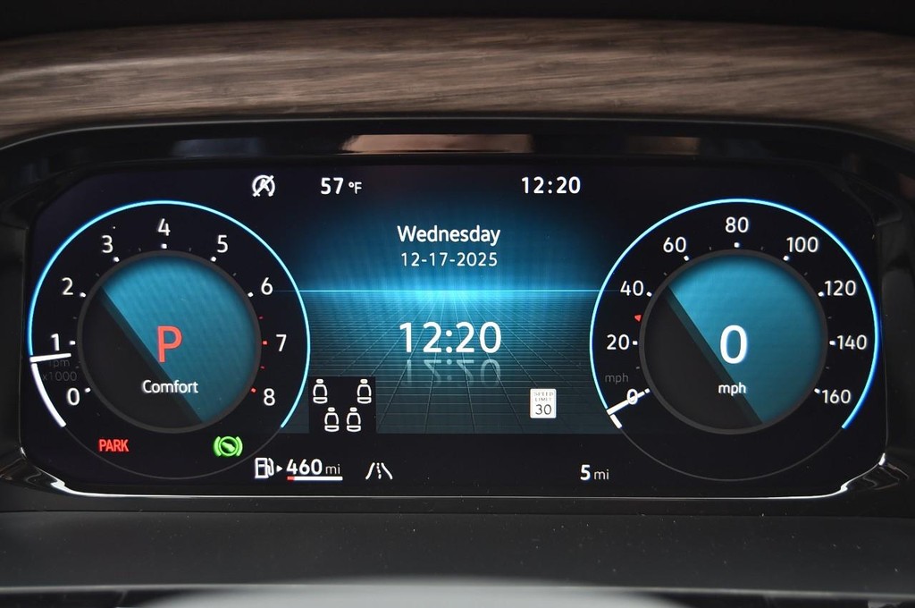 Volkswagen Atlas Vehicle Full-screen Gallery Image 12