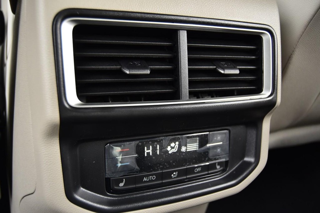 Volkswagen Atlas Vehicle Full-screen Gallery Image 23