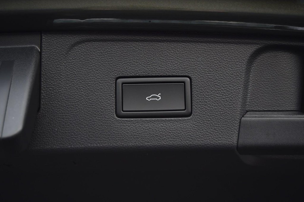 Volkswagen Atlas Vehicle Full-screen Gallery Image 27