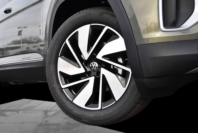 Volkswagen Atlas Vehicle Image 03