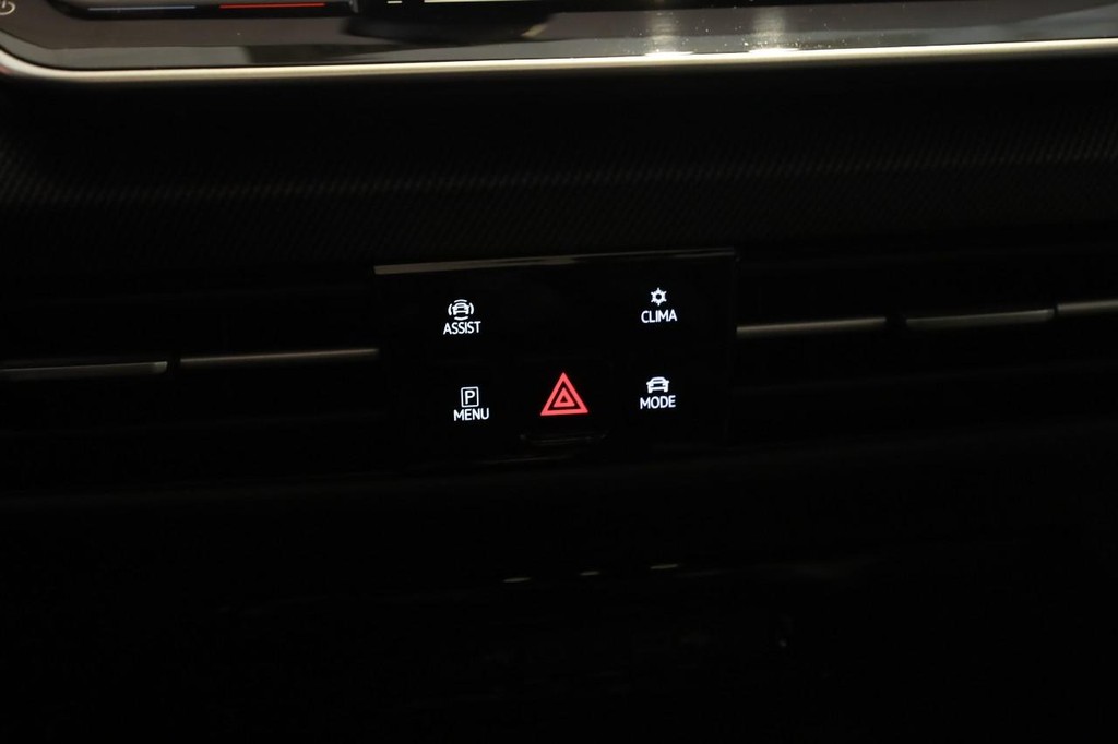 Volkswagen Golf GTI Vehicle Full-screen Gallery Image 14