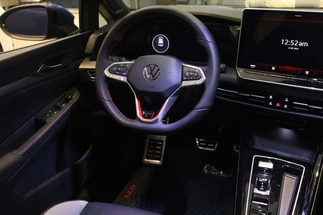 Volkswagen Golf GTI Vehicle Image 22