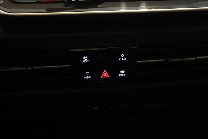 Volkswagen Golf GTI Vehicle Image 14