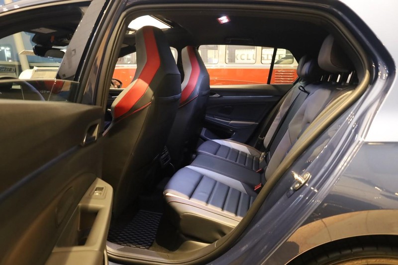 Volkswagen Golf GTI Vehicle Image 19