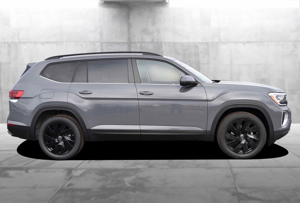 Volkswagen Atlas Vehicle Full-screen Gallery Image 5