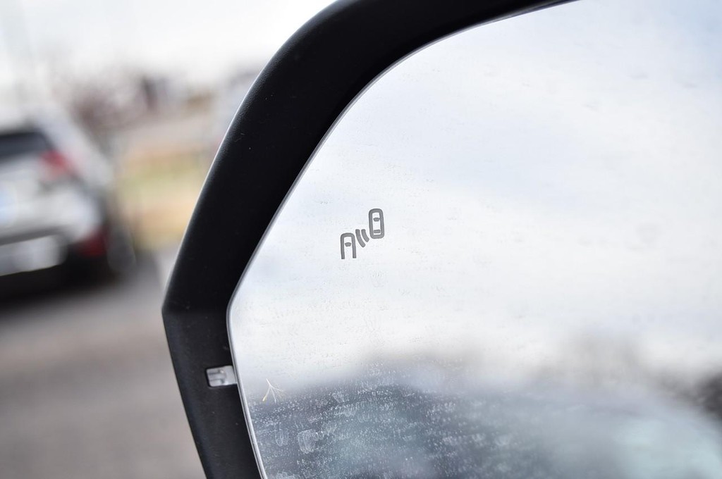 Volkswagen Atlas Vehicle Full-screen Gallery Image 10