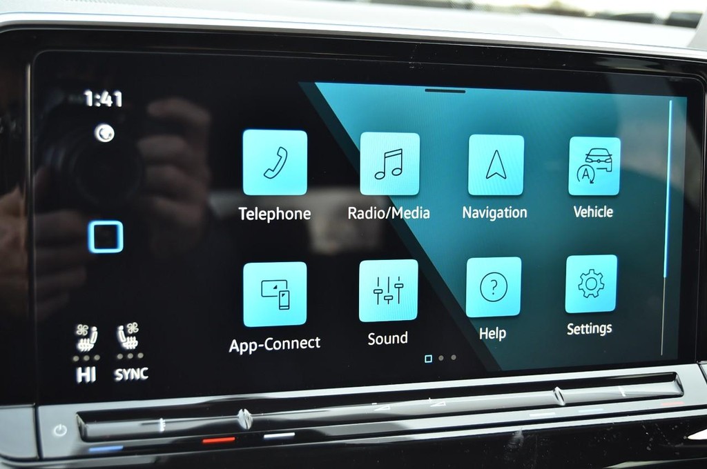 Volkswagen Atlas Vehicle Full-screen Gallery Image 14