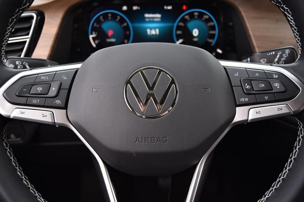 Volkswagen Atlas Vehicle Full-screen Gallery Image 18