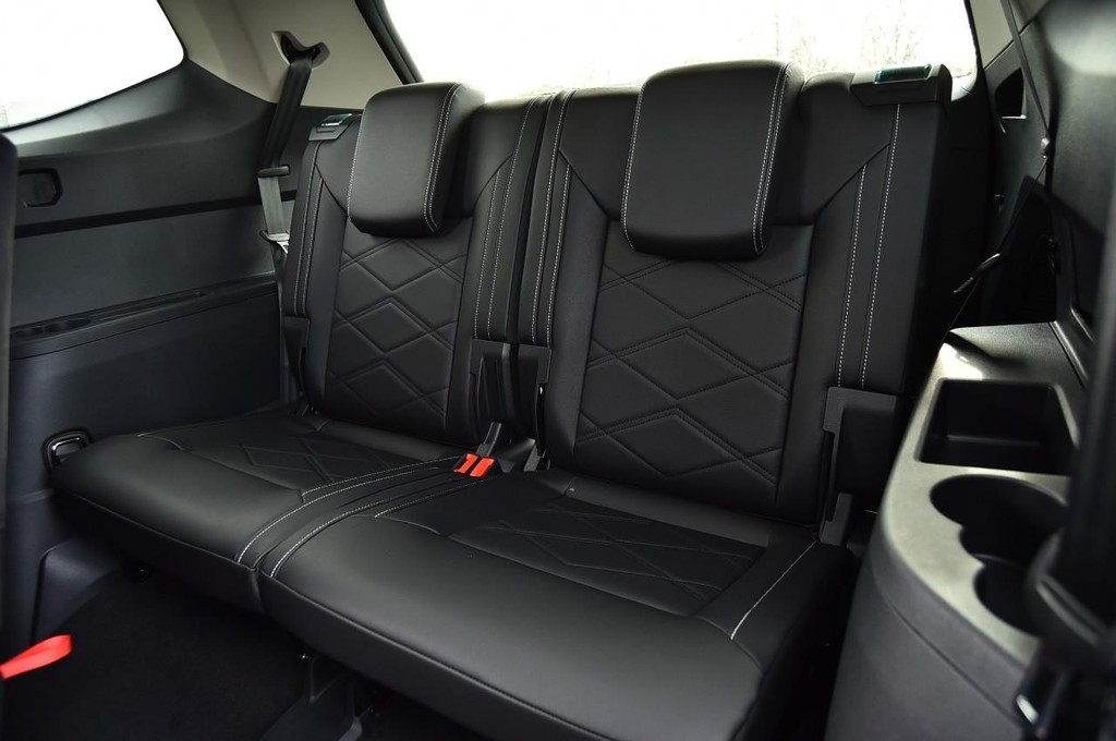 Volkswagen Atlas Vehicle Full-screen Gallery Image 24