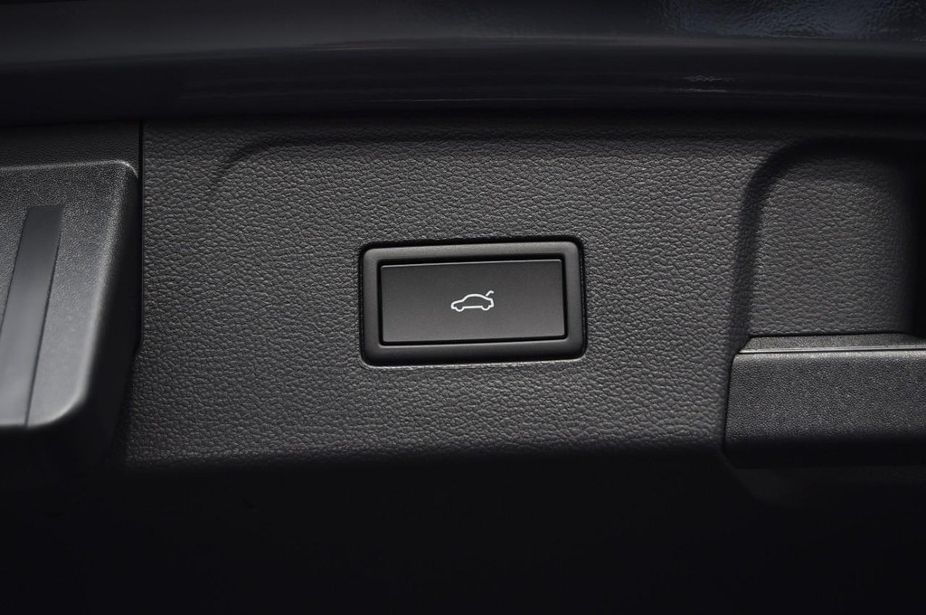 Volkswagen Atlas Vehicle Full-screen Gallery Image 26