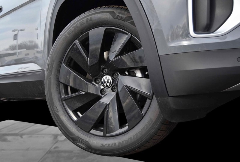 Volkswagen Atlas Vehicle Image 03