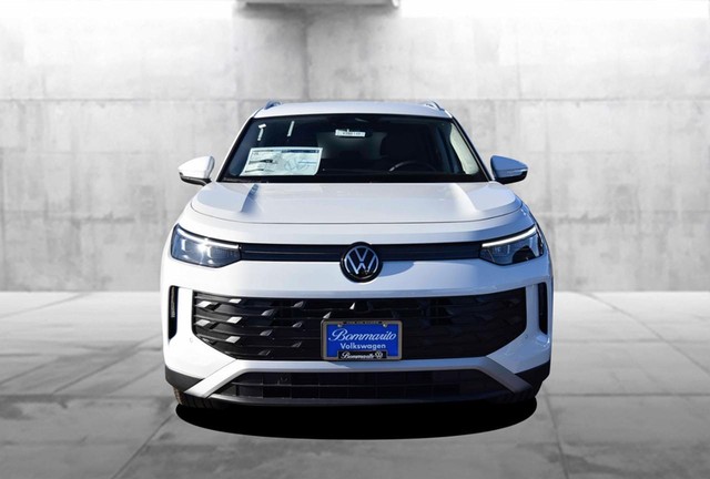 Volkswagen Tiguan Vehicle Image 04