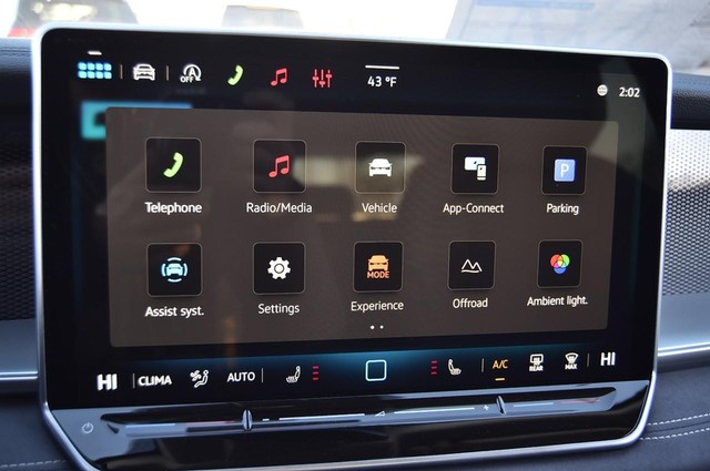 Volkswagen Tiguan Vehicle Image 15