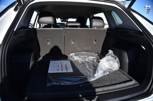 Volkswagen Tiguan Vehicle Image 23