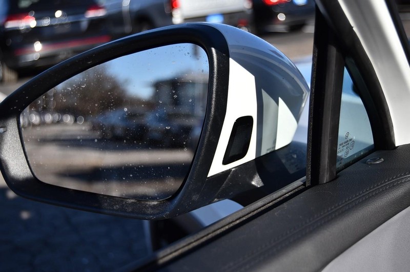 Volkswagen Tiguan Vehicle Image 10