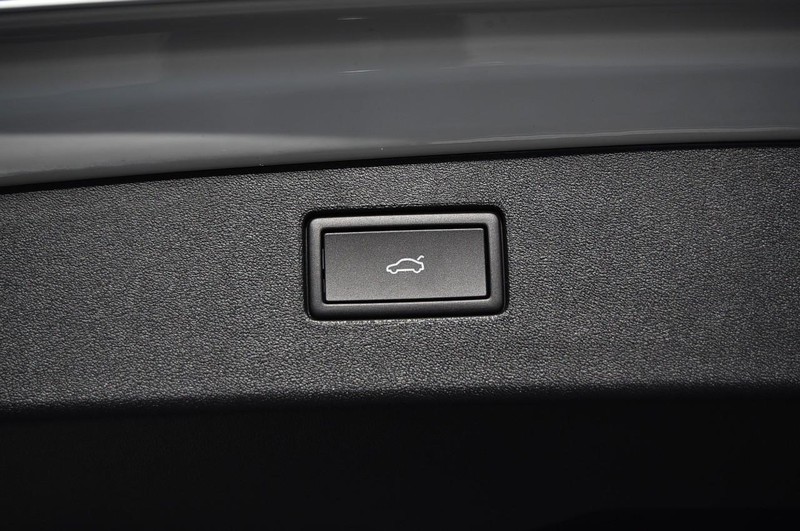 Volkswagen Tiguan Vehicle Image 24