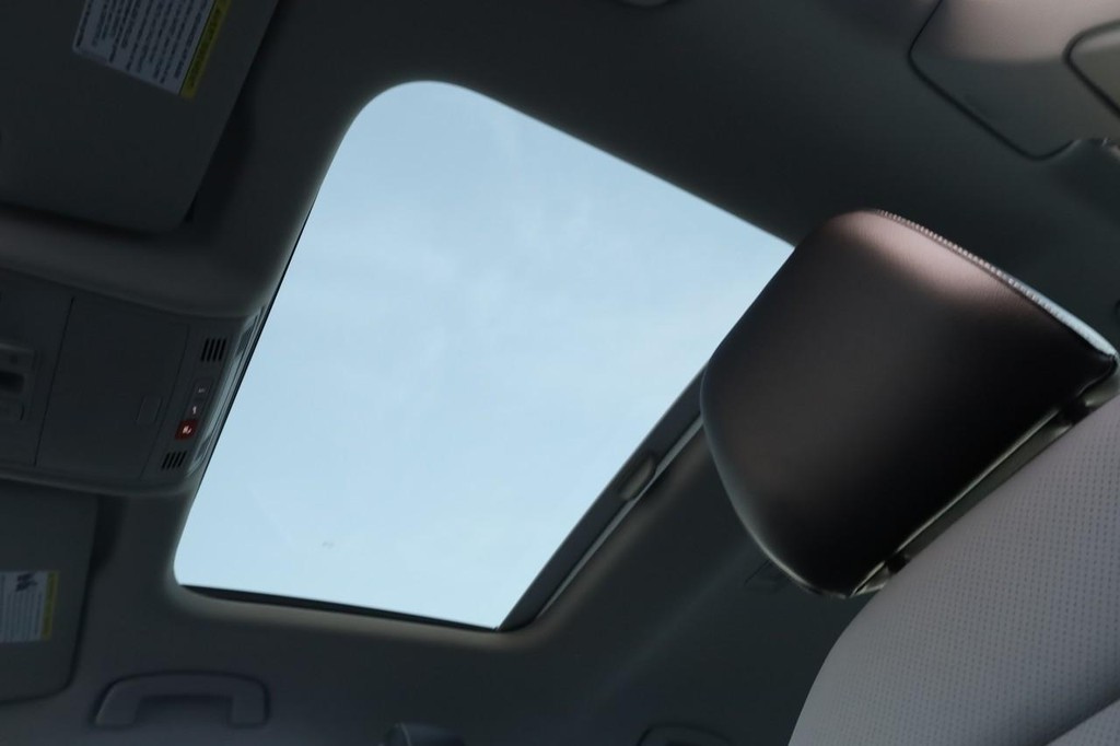 Volkswagen Jetta Vehicle Full-screen Gallery Image 9