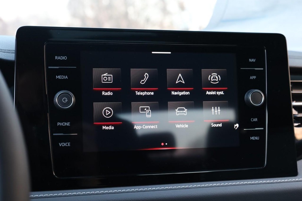 Volkswagen Jetta Vehicle Full-screen Gallery Image 13