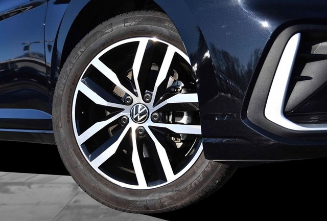 Volkswagen Jetta Vehicle Image 03