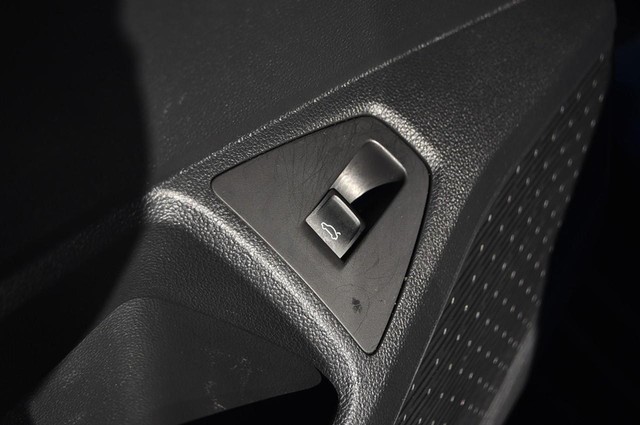 Volkswagen Jetta Vehicle Image 09