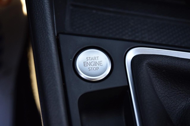 Volkswagen Jetta Vehicle Image 17