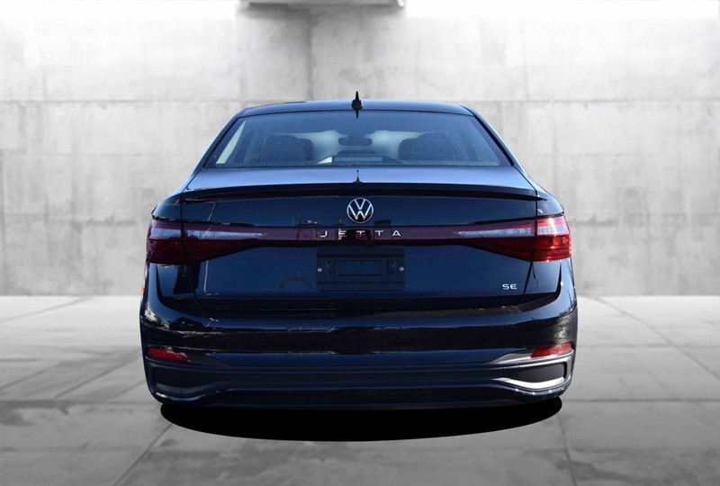 Volkswagen Jetta Vehicle Image 06