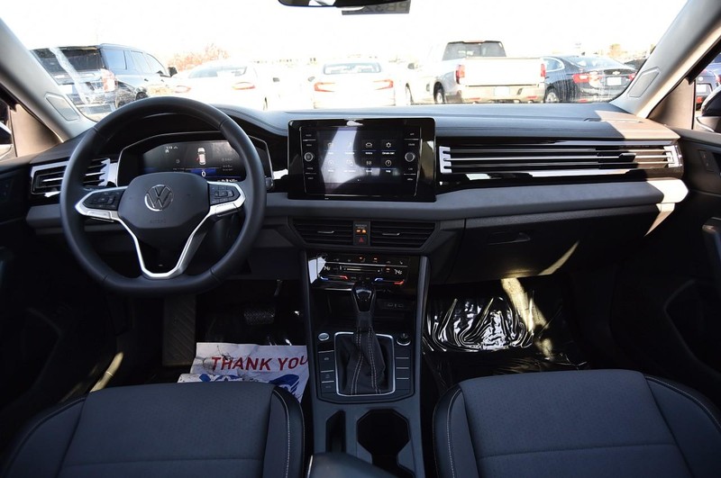 Volkswagen Jetta Vehicle Image 07