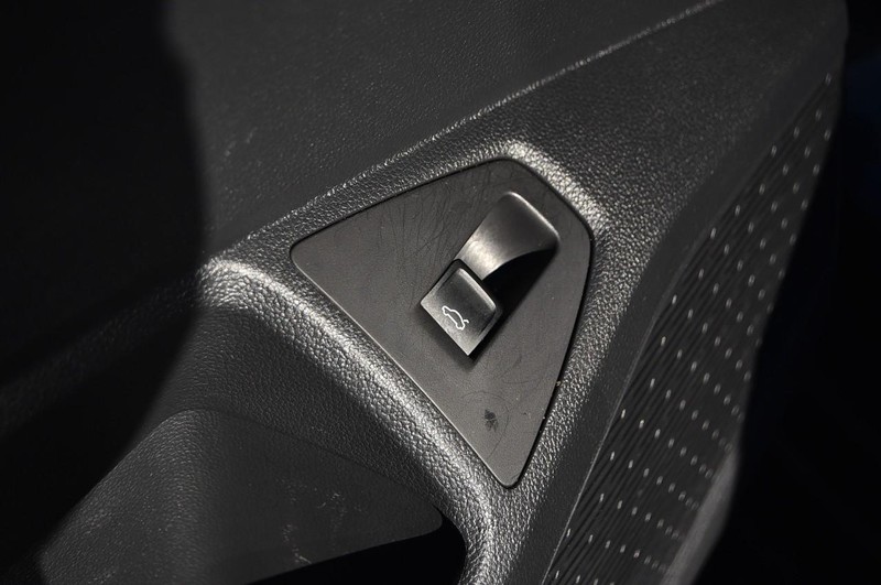 Volkswagen Jetta Vehicle Image 09