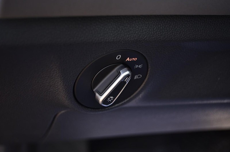 Volkswagen Jetta Vehicle Image 11