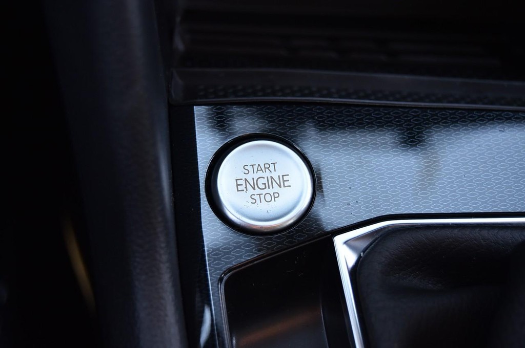 Volkswagen Taos Vehicle Full-screen Gallery Image 16