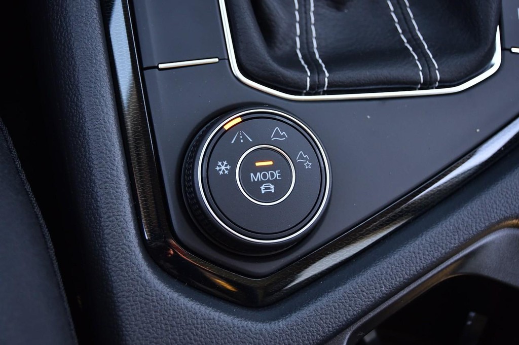 Volkswagen Taos Vehicle Full-screen Gallery Image 17