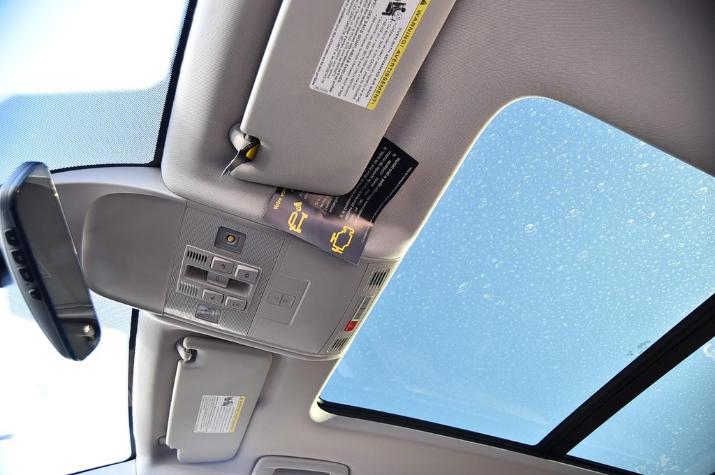 Volkswagen Taos Vehicle Full-screen Gallery Image 21