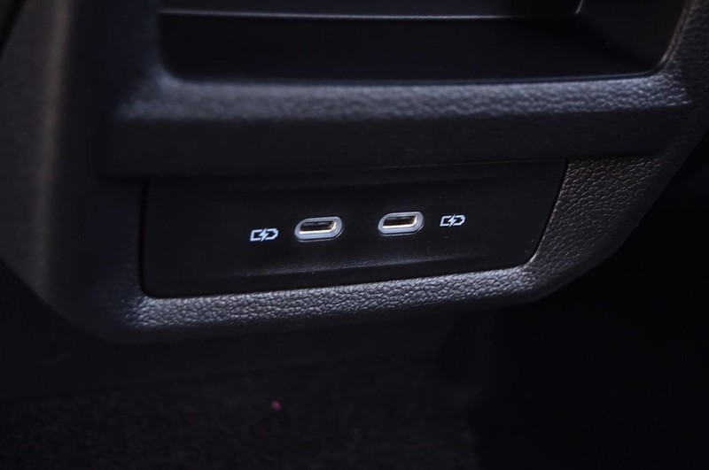 Volkswagen Taos Vehicle Full-screen Gallery Image 24