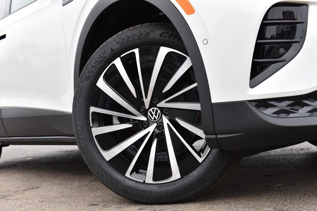 Volkswagen ID.4 Vehicle Full-screen Gallery Image 3