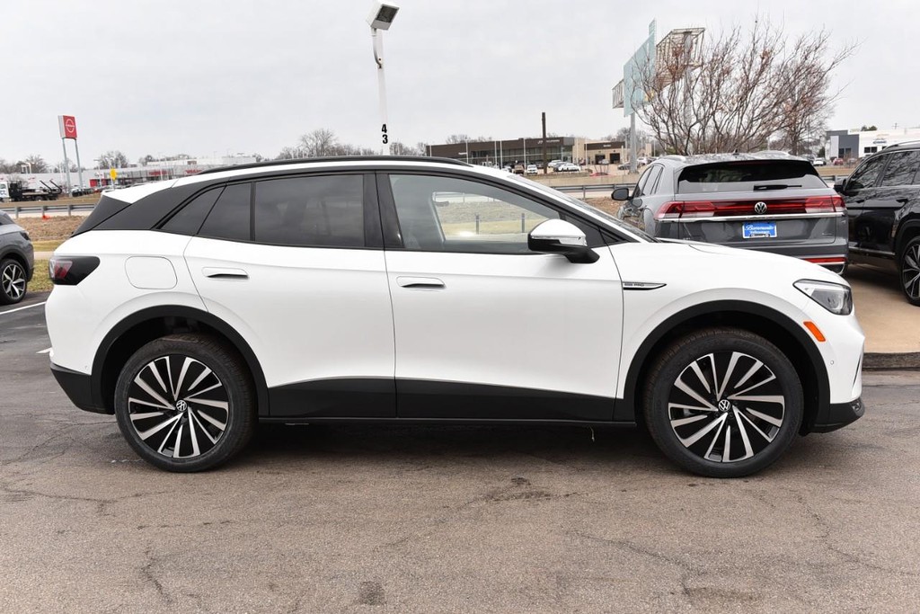 Volkswagen ID.4 Vehicle Full-screen Gallery Image 5