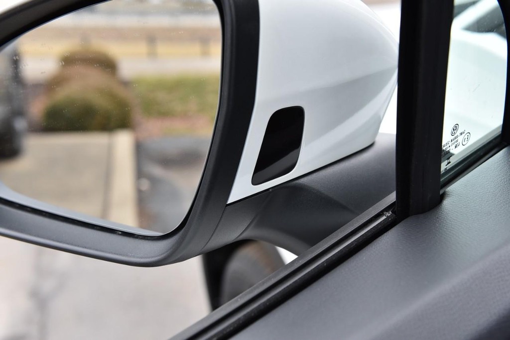 Volkswagen ID.4 Vehicle Full-screen Gallery Image 9