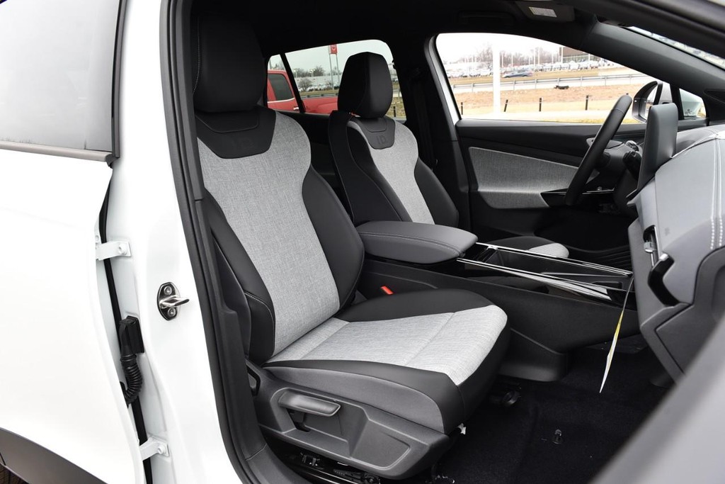 Volkswagen ID.4 Vehicle Full-screen Gallery Image 20