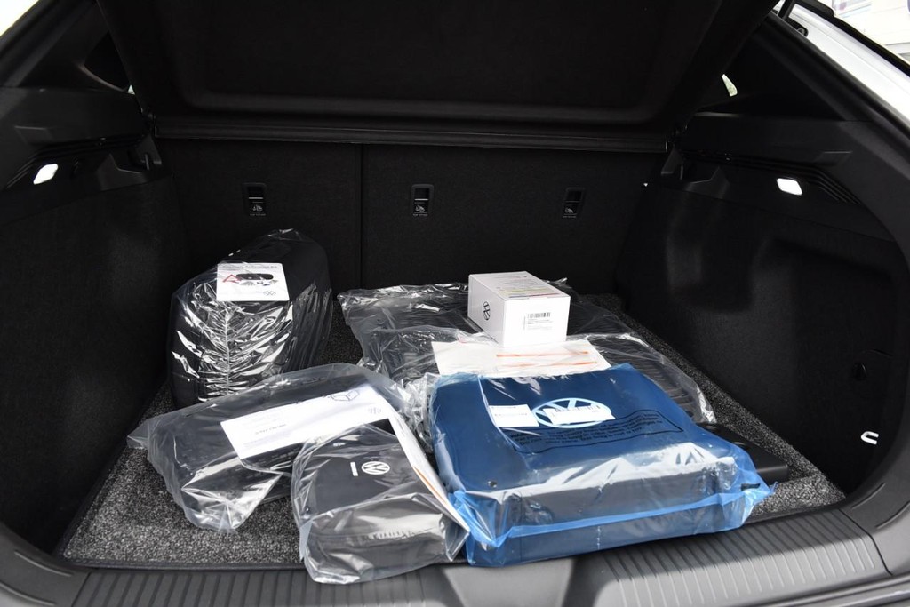 Volkswagen ID.4 Vehicle Full-screen Gallery Image 24