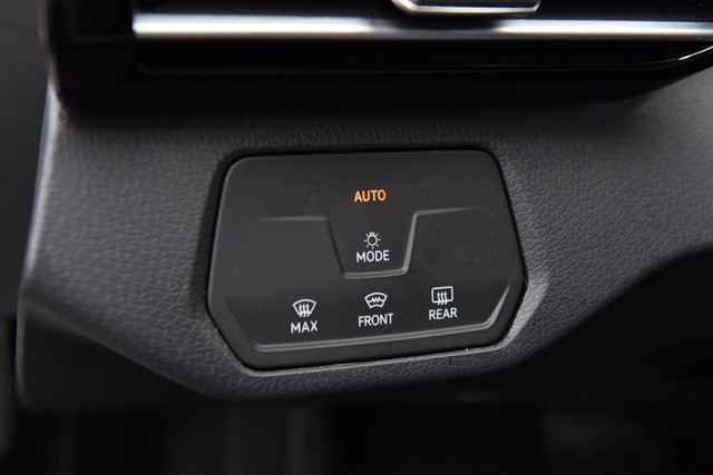 Volkswagen ID.4 Vehicle Image 10