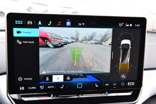 Volkswagen ID.4 Vehicle Image 13