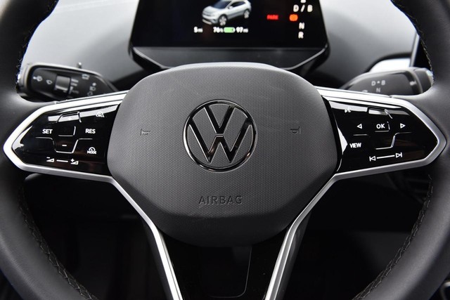Volkswagen ID.4 Vehicle Image 18