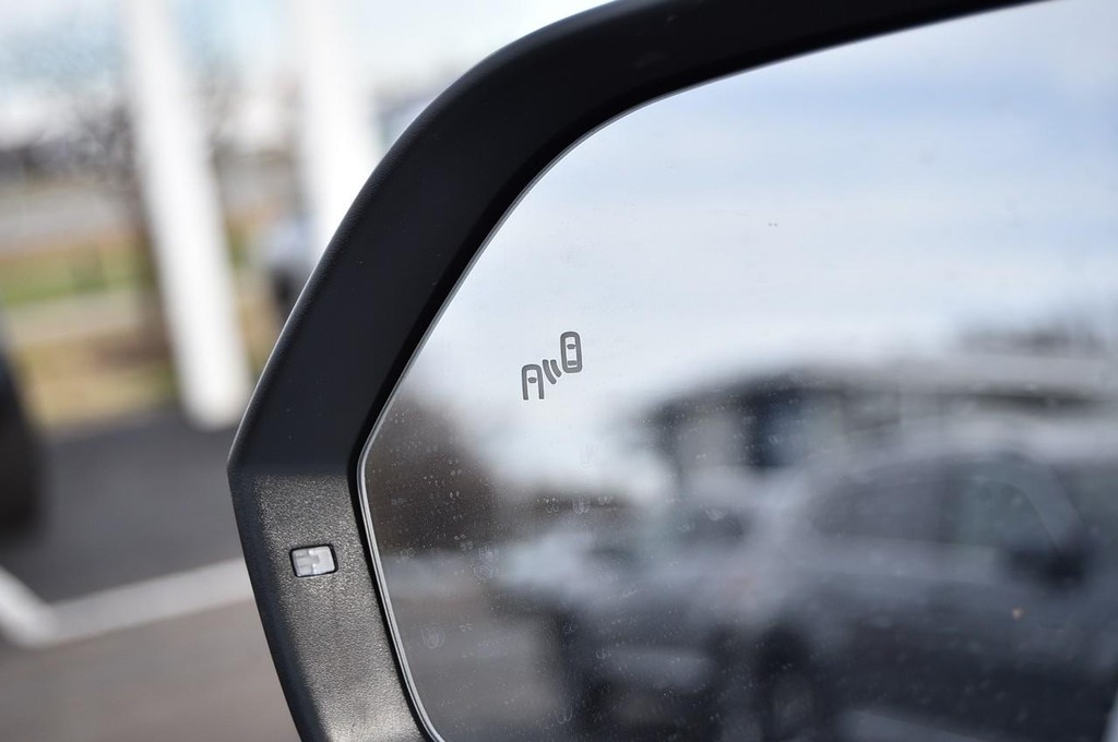 Volkswagen Atlas Vehicle Full-screen Gallery Image 9