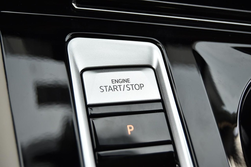 Volkswagen Atlas Vehicle Full-screen Gallery Image 16