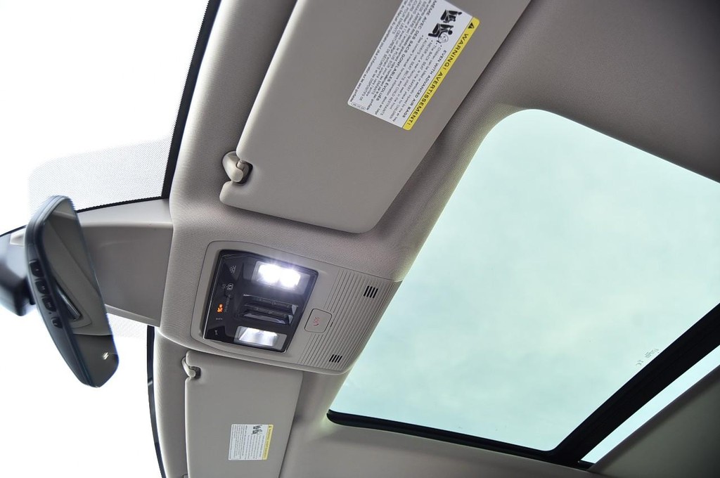 Volkswagen Atlas Vehicle Full-screen Gallery Image 20