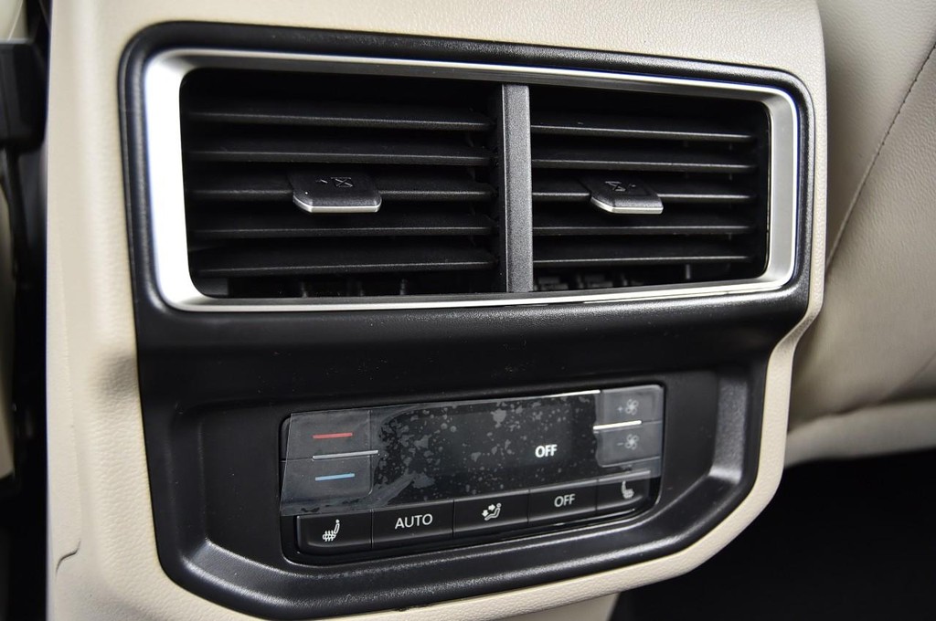 Volkswagen Atlas Vehicle Full-screen Gallery Image 22