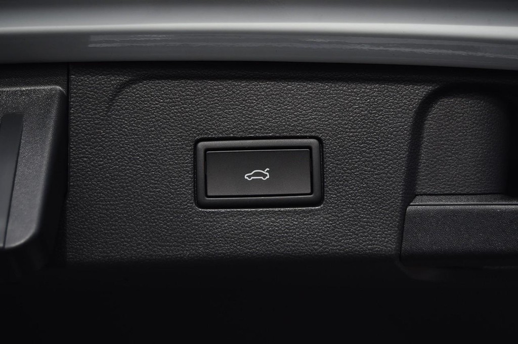 Volkswagen Atlas Vehicle Full-screen Gallery Image 26