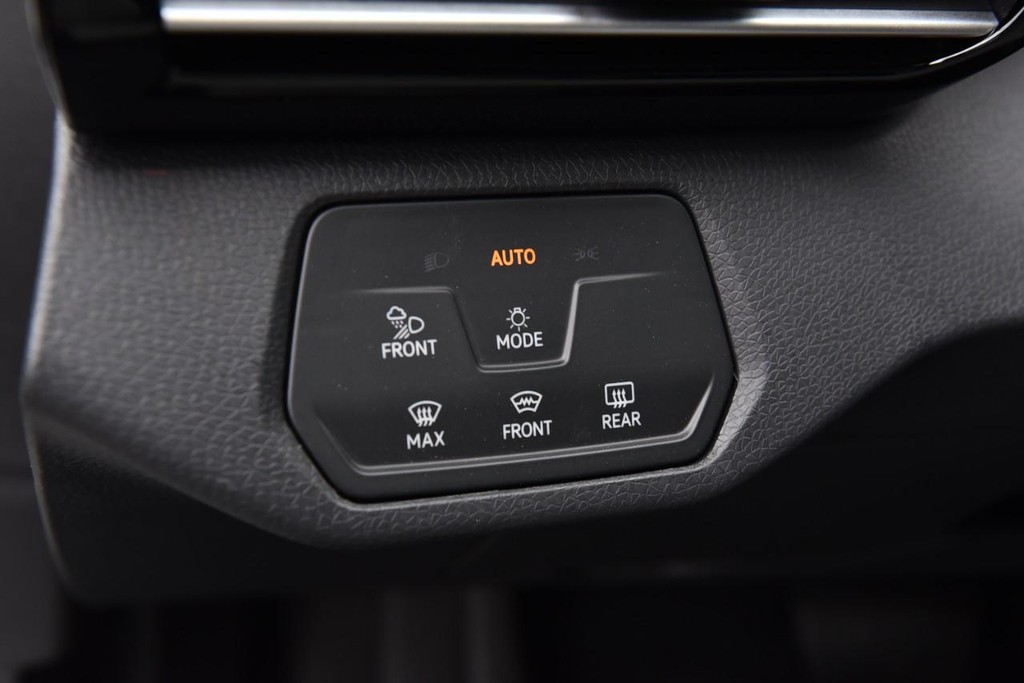 Volkswagen ID.4 Vehicle Full-screen Gallery Image 11