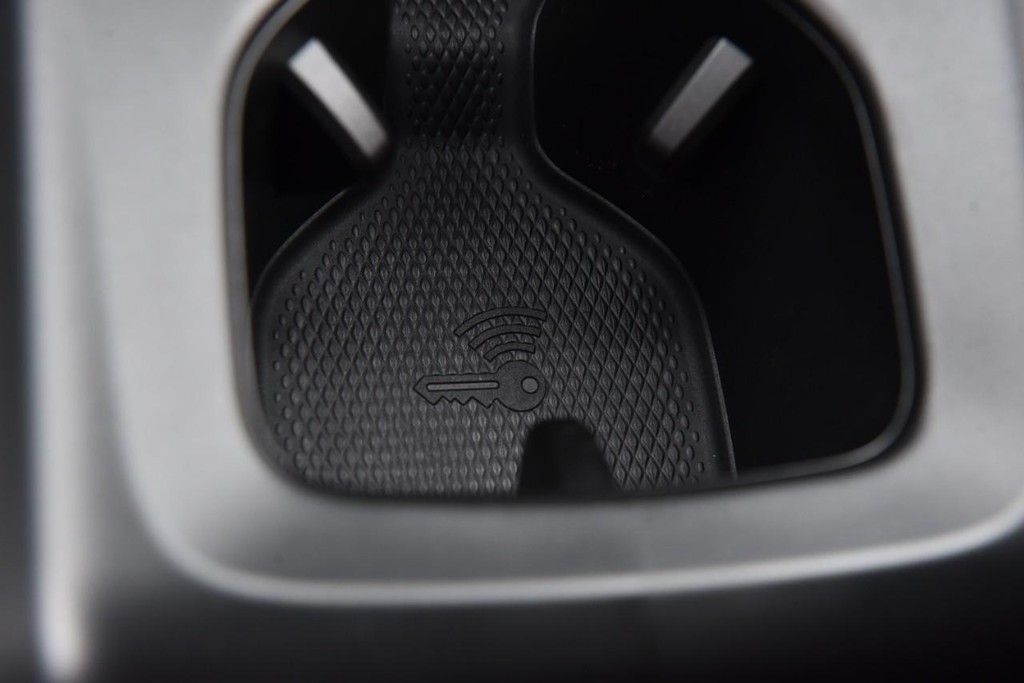 Volkswagen ID.4 Vehicle Full-screen Gallery Image 15